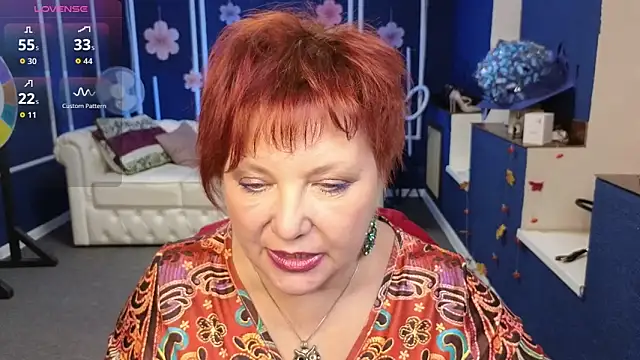 Kira_Kirke's cam snapshot