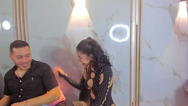 Aron_and_molly's cam snapshot