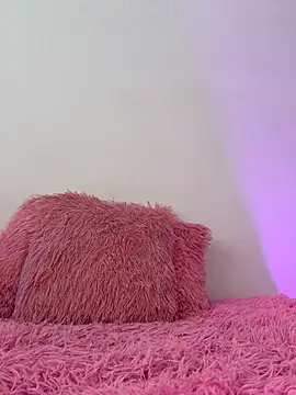 Little_channel_'s cam snapshot