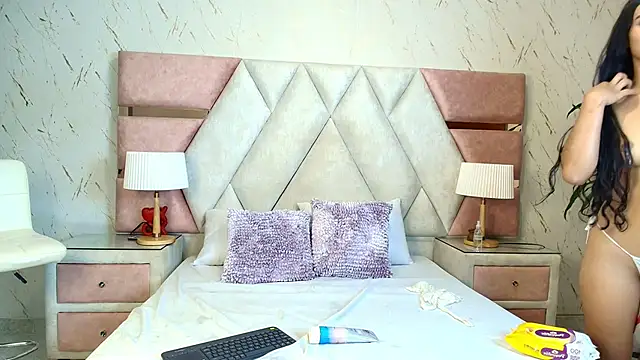 LilyFox_t's cam snapshot