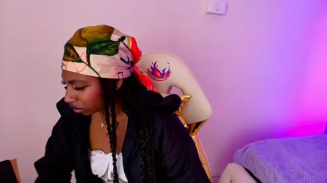 Queen_perla_'s cam snapshot