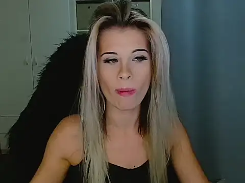 KristineGlow's cam snapshot