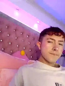 Noah_Xitruxx live sex cam