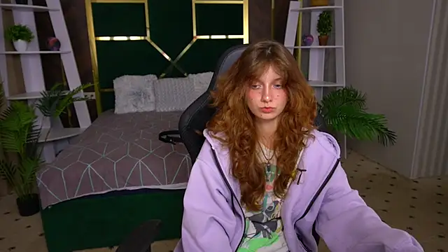 CuteeFoxy's cam snapshot