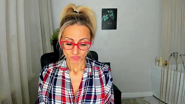 MuseOfStage live sex cam