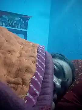 Chinki_pande's cam snapshot