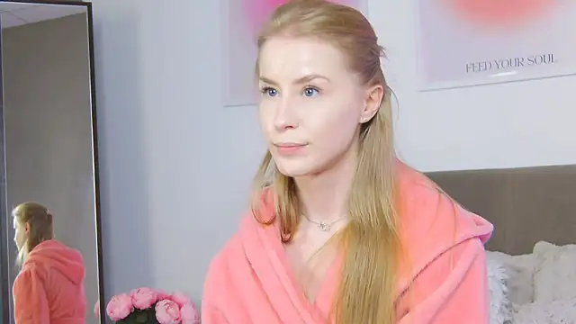 VioletiSwone's cam snapshot