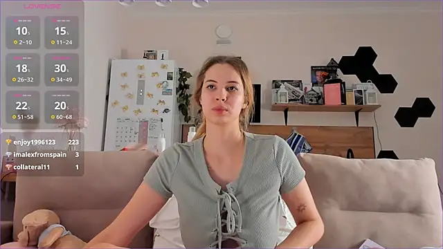 Girl_alone_home live sex cam