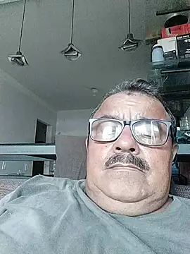 Misterymem63's cam snapshot