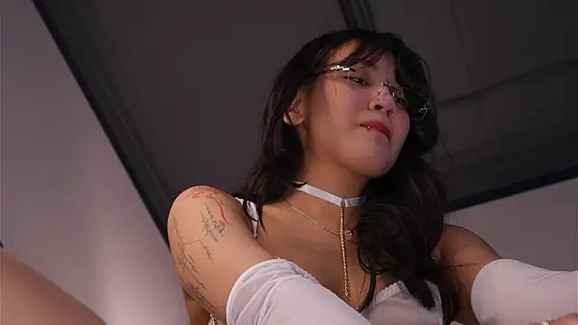 MoiraEger live sex cam