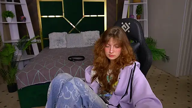 CuteeFoxy's cam snapshot