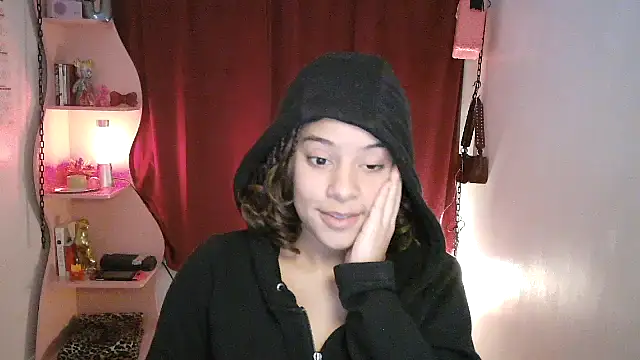 PrettyLittleProblem's cam snapshot