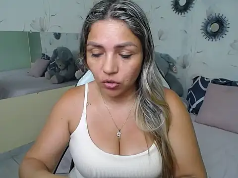 cum_bigass's cam snapshot