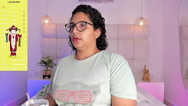 DanielleEvans_'s cam snapshot