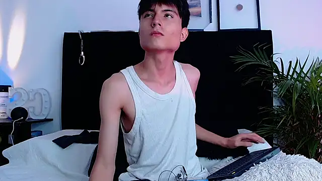 thomasbennett_'s cam snapshot