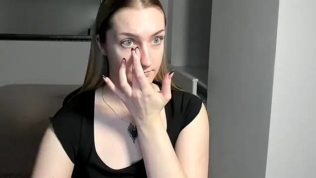 AlexaTease's cam snapshot