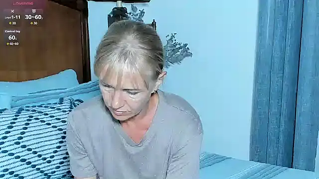 Christine_35 live sex cam