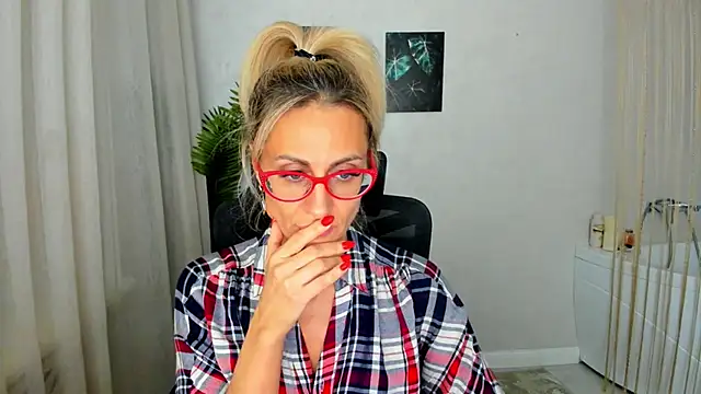 MuseOfStage live sex cam