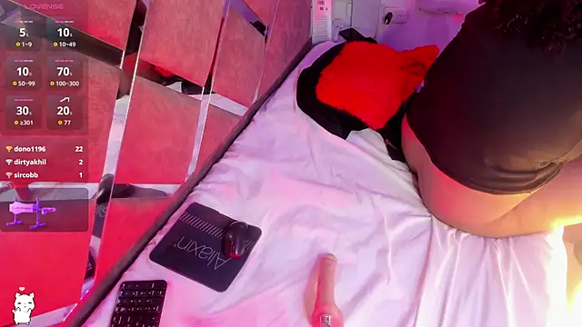 MhiaRey live sex cam