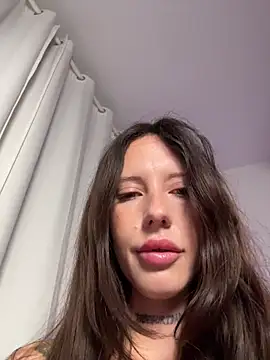 BellaGiaxx live sex cam