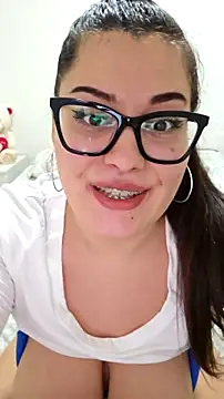 Larissa4U live sex cam