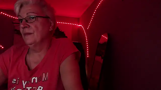 LaylaMilf's cam snapshot