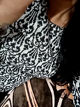 urvashi01224 live sex cam