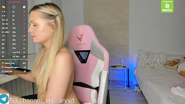 elly_aryxd's cam snapshot