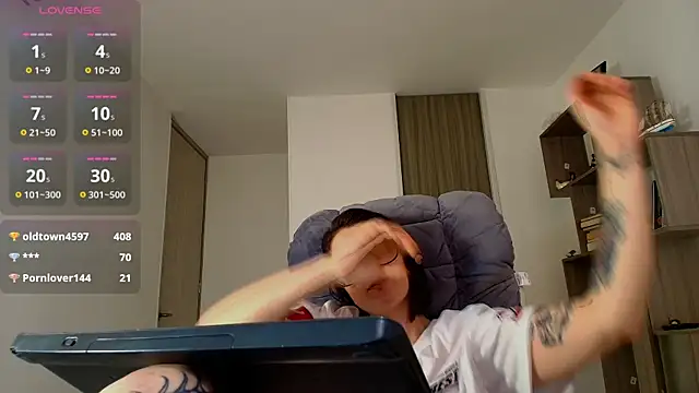 Hannah______'s cam snapshot