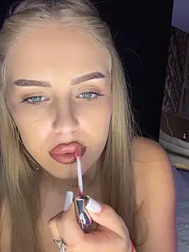 AubrieleRouj1's cam snapshot