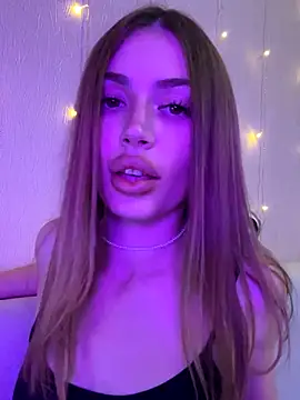 Elizabeth_Tay's cam snapshot