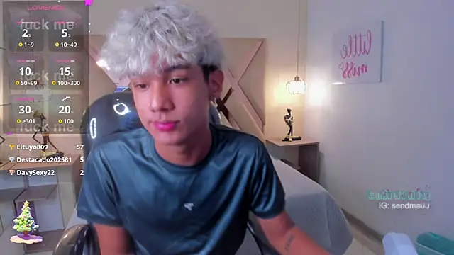 OliverTwinky live sex cam