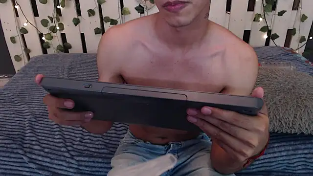 DUVAN_MONTES live sex cam