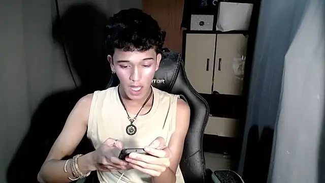 hugekenbigcock's cam snapshot