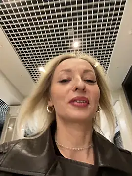 VikaBunny1 live sex cam