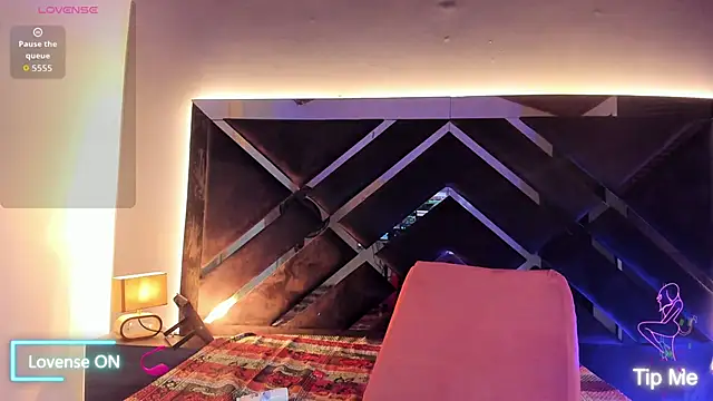 Emmy__Rossee's cam snapshot