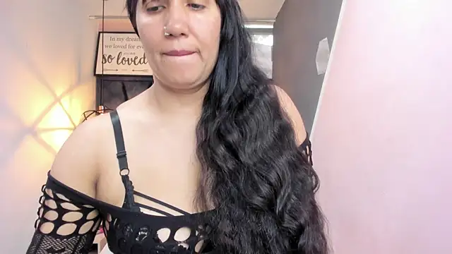 GiaFox_'s cam snapshot