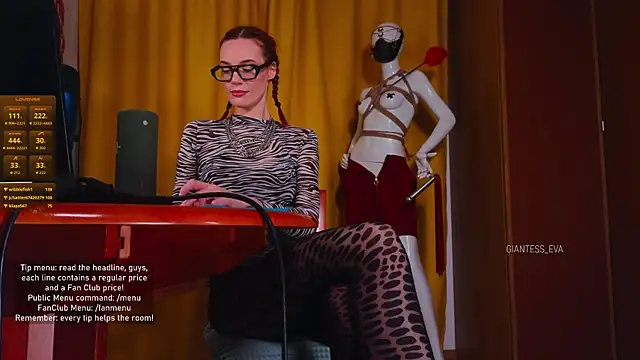 Giantess_Eva's cam snapshot