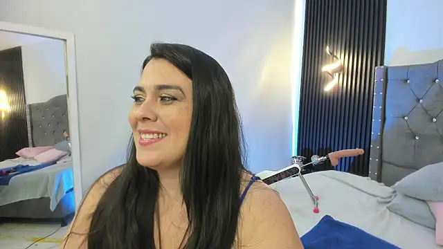 martina_foxy_'s cam snapshot