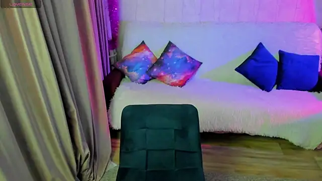 CurlySteph's cam snapshot