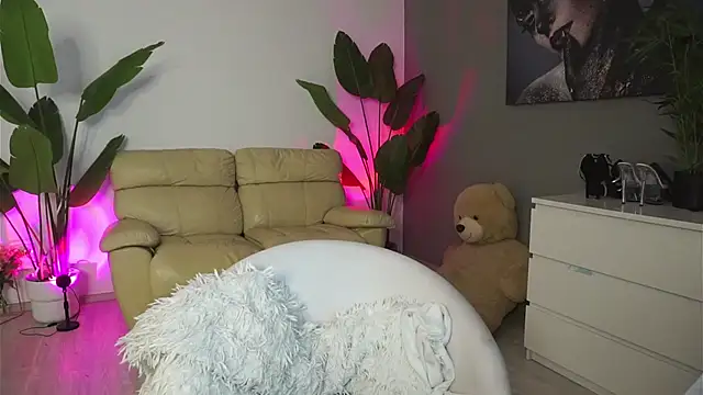 SweetBlondy35 live sex cam