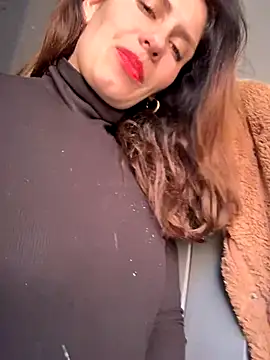 Alysson-- live sex cam