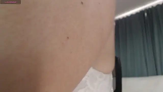 MommyHelpsmee live sex cam