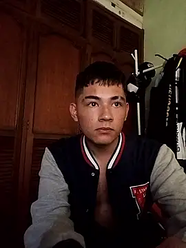 Santiagooo1233 live sex cam