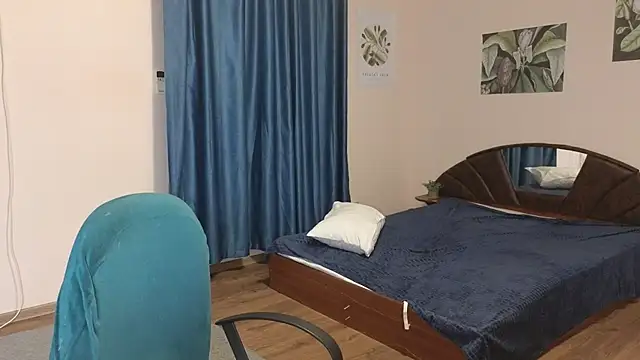 Miss_Moren's cam snapshot