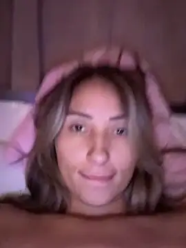 LetsFunKARINA live sex cam