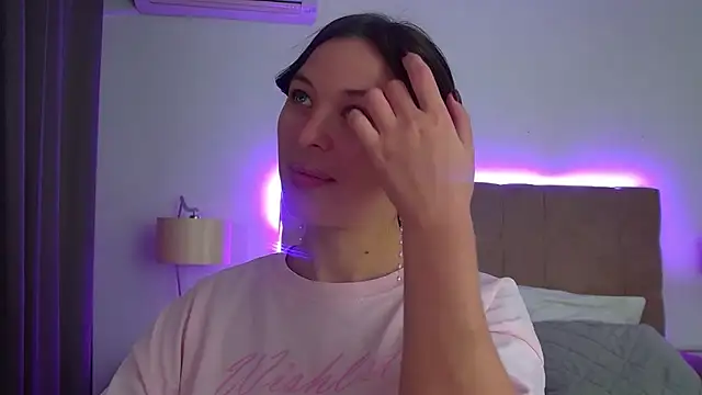 AlexandraBloom's cam snapshot