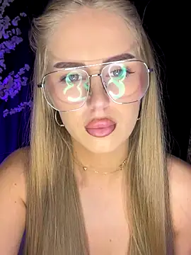 AubrieleRouj1's cam snapshot