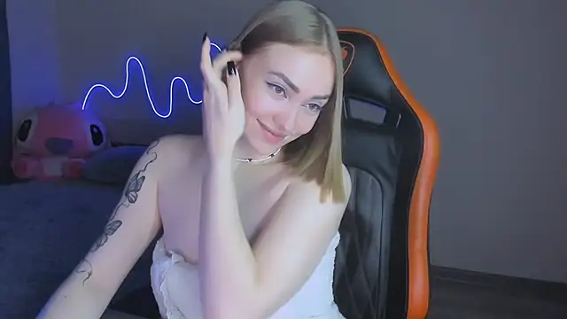 LaraKrein_lk's cam snapshot