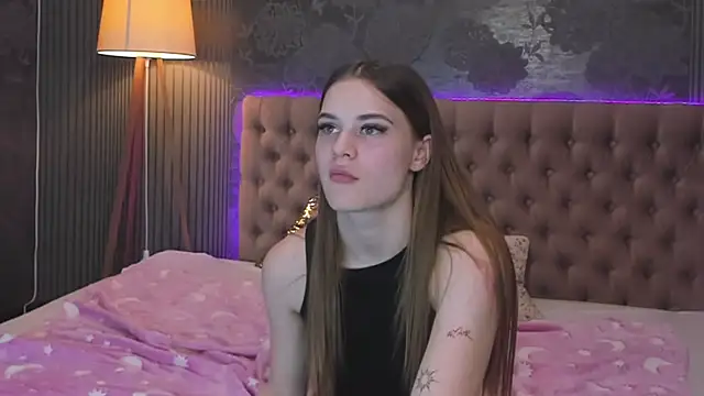 LuisaClover's cam snapshot